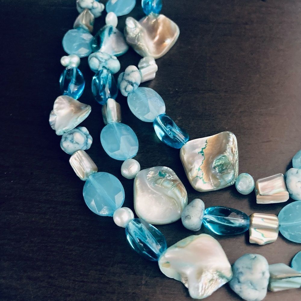 Shell Aqua Blue Necklace - Picture 3 of 4